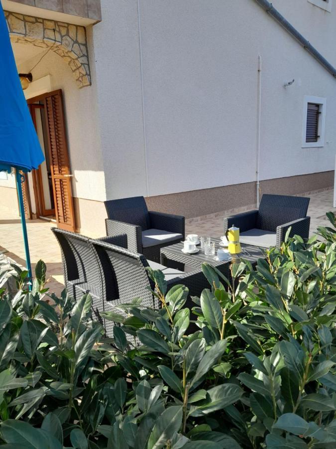 Apartment Dean Klimno Exterior photo